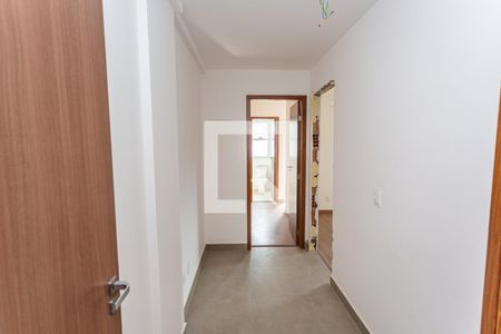 Corredor de apartamento para alugar com 3 quartos, 78m² em Nova Floresta, Belo Horizonte