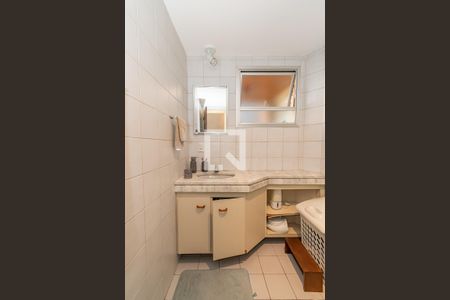 Banheiro de apartamento à venda com 1 quarto, 65m² em Bosque, Campinas