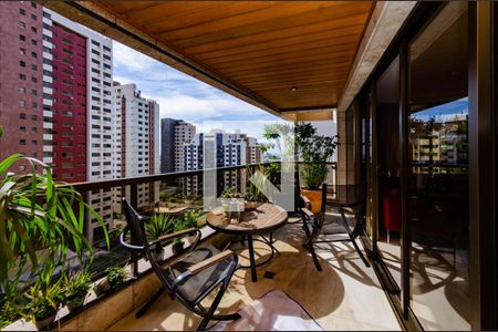 Varanda de apartamento para alugar com 4 quartos, 196m² em Belvedere, Belo Horizonte