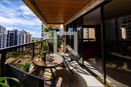 Varanda de apartamento para alugar com 4 quartos, 196m² em Belvedere, Belo Horizonte