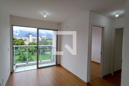 sala de apartamento para alugar com 2 quartos, 65m² em Pechincha, Rio de Janeiro