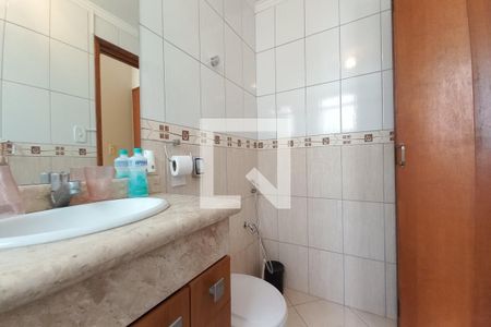 Banheiro de apartamento à venda com 1 quarto, 49m² em Botafogo, Campinas