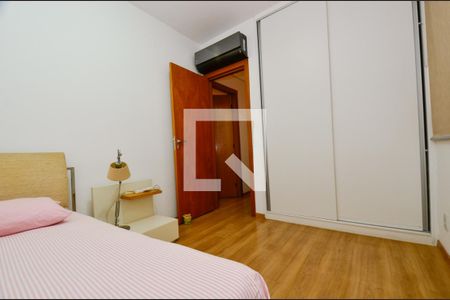Quarto de apartamento para alugar com 3 quartos, 90m² em Lourdes, Belo Horizonte