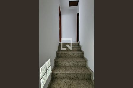 Escada de casa para alugar com 3 quartos, 100m² em Vila Francisco Matarazzo, Santo André