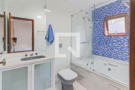 Banheiro de casa para alugar com 1 quarto, 32m² em Parque dos Principes, São Paulo