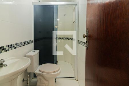 Banheiro de casa para alugar com 1 quarto, 22m² em Parque dos Principes, São Paulo