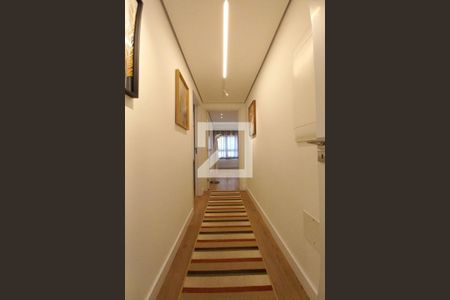 Corredor de apartamento para alugar com 2 quartos, 111m² em Centro, Campinas