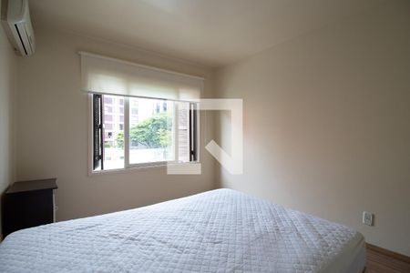 Quarto 1 de apartamento para alugar com 1 quarto, 46m² em São João, Porto Alegre