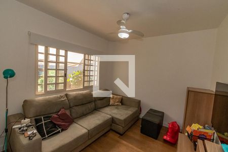 Sala de TV de casa para alugar com 3 quartos, 220m² em Cidade Universitária, Campinas