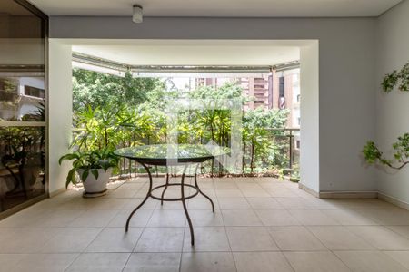 Sacada de apartamento à venda com 3 quartos, 250m² em Jardim Europa, São Paulo