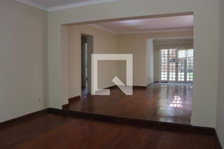 Sala de casa para alugar com 4 quartos, 250m² em  Sumaré, São Paulo