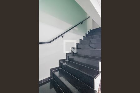 Escada de casa para alugar com 3 quartos, 110m² em Centro, Santo André