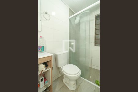 Banheiro  de apartamento à venda com 2 quartos, 60m² em Rubem Berta, Porto Alegre