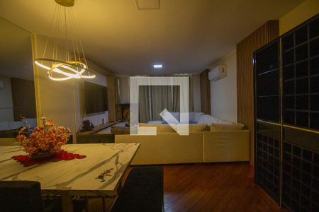 Sala de casa de condomínio à venda com 3 quartos, 210m² em Recreio dos Bandeirantes, Rio de Janeiro