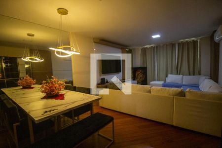 Sala de casa de condomínio à venda com 3 quartos, 210m² em Recreio dos Bandeirantes, Rio de Janeiro