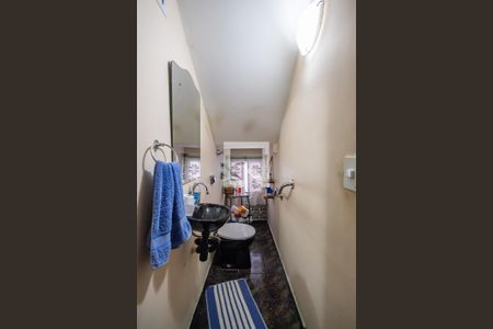Lavabo de casa para alugar com 3 quartos, 250m² em Km 18, Osasco