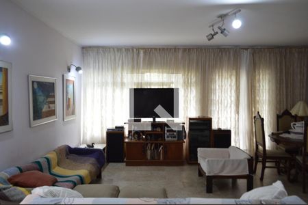 Sala de casa à venda com 4 quartos, 423m² em Cambuci, São Paulo