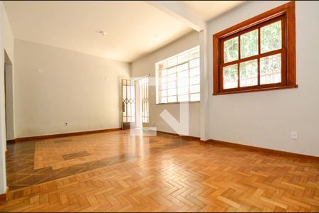 Sala de casa para alugar com 2 quartos, 304m² em Santo Antônio, Belo Horizonte
