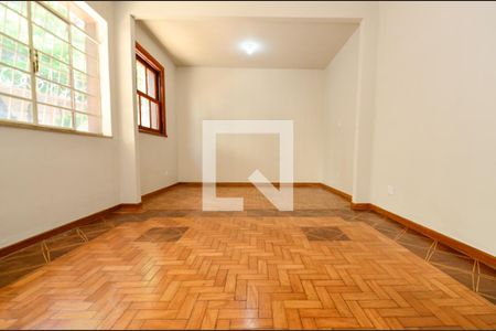 Sala de casa para alugar com 2 quartos, 304m² em Santo Antônio, Belo Horizonte