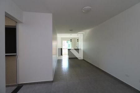 Sala de apartamento para alugar com 3 quartos, 82m² em Vila Alice, Santo André