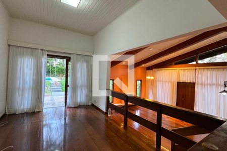 Sala de TV de casa de condomínio para alugar com 2 quartos, 300m² em Residencial Morada dos Pássaros-aldeia da Serra, Barueri