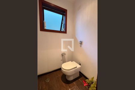 Lavabo de casa de condomínio para alugar com 2 quartos, 300m² em Residencial Morada dos Pássaros-aldeia da Serra, Barueri