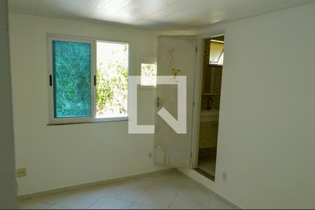Suíte de casa de condomínio para alugar com 4 quartos, 120m² em Jacarepaguá, Rio de Janeiro