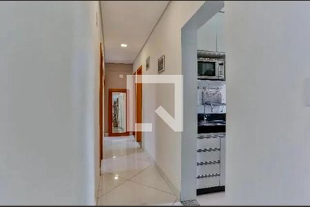 Corredor de apartamento à venda com 3 quartos, 80m² em Floresta, Belo Horizonte