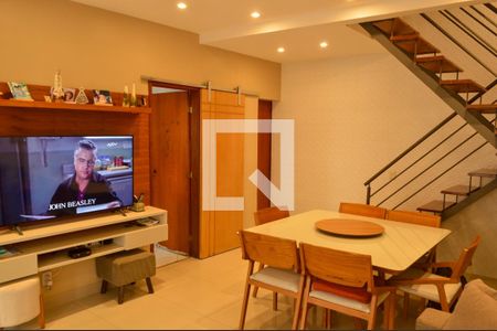 Sala de casa de condomínio à venda com 3 quartos, 170m² em Pechincha, Rio de Janeiro