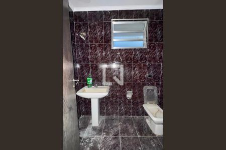 Banheiro de casa para alugar com 2 quartos, 25m² em Munhoz Júnior, Barueri