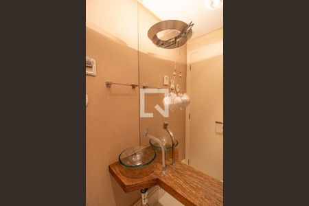 Banheiro  de apartamento para alugar com 2 quartos, 84m² em Auxiliadora, Porto Alegre