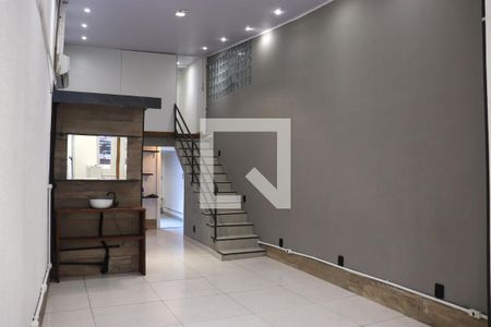 Sala de casa para alugar com 2 quartos, 117m² em Cerqueira César, São Paulo
