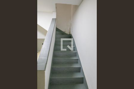 Escada de casa para alugar com 2 quartos, 78m² em Perdizes, São Paulo