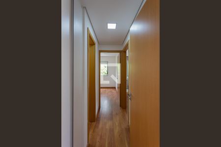 Corredor de apartamento para alugar com 2 quartos, 68m² em Funcionários, Belo Horizonte