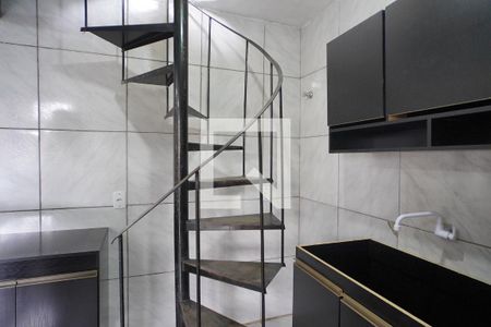 Escada- Quarto de apartamento para alugar com 1 quarto, 32m² em Bom Jesus, Porto Alegre