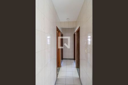 Corredor de apartamento para alugar com 3 quartos, 90m² em Serrano, Belo Horizonte