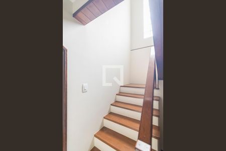 Escada de casa à venda com 3 quartos, 158m² em Cidade São Jorge, Santo André