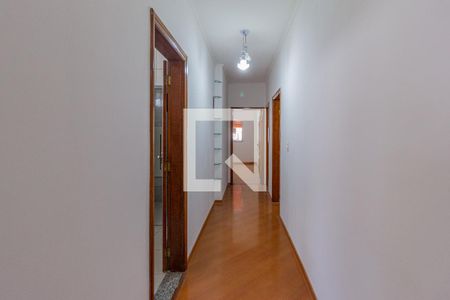 Corredor interno de casa para alugar com 3 quartos, 250m² em Jardim das Flores, Osasco