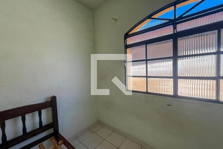 Quarto de casa à venda com 4 quartos, 240m² em Vila Amaral, Belo Horizonte