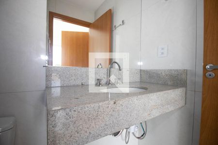 Banheiro da Suíte de apartamento para alugar com 1 quarto, 39m² em Shcgn 703, Brasília