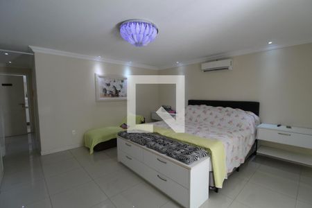 Suíte 1 de casa para alugar com 3 quartos, 620m² em Jacarepaguá, Rio de Janeiro