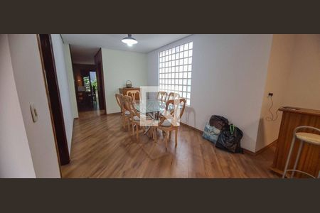 Sala de casa para alugar com 3 quartos, 200m² em Umuarama, Osasco
