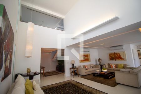 Sala de casa à venda com 5 quartos, 625m² em Barra da Tijuca, Rio de Janeiro