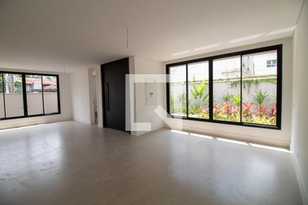 Sala de casa à venda com 4 quartos, 861m² em Chácara Santo Antônio, São Paulo