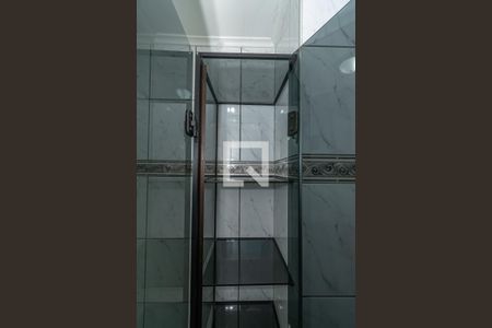 Banheiro  de apartamento à venda com 1 quarto, 60m² em Cambuí, Campinas