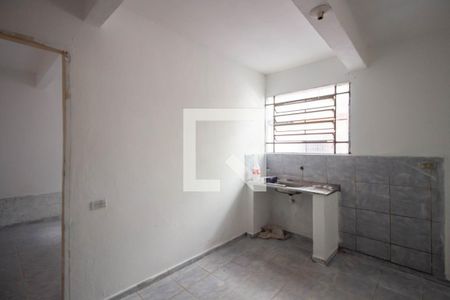 Cozinha de casa para alugar com 1 quarto, 30m² em Vila Jacuí, São Paulo