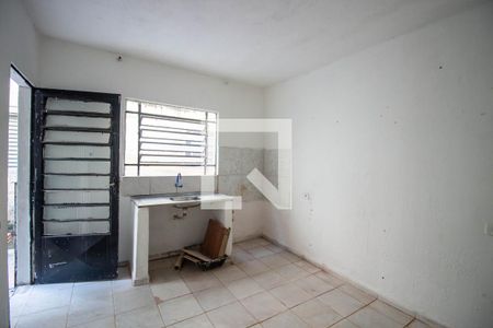 Cozinha de casa para alugar com 1 quarto, 28m² em Vila Jacuí, São Paulo