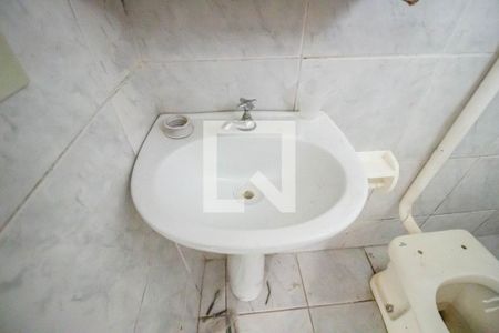 Banheiro de casa para alugar com 1 quarto, 28m² em Vila Jacuí, São Paulo