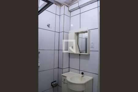 Banheiro de apartamento à venda com 1 quarto, 42m² em Centro Histórico, Porto Alegre