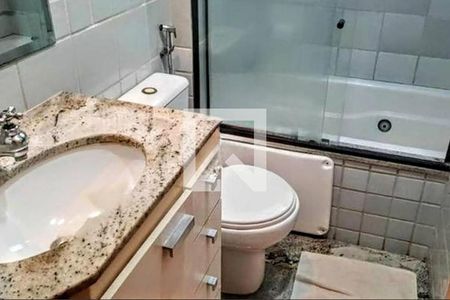 Banheiro de apartamento à venda com 2 quartos, 76m² em Belvedere, Belo Horizonte